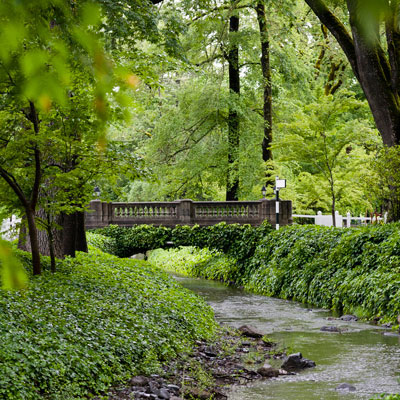 Beaulieu Garden: Bridge over Bear Canyon Creek